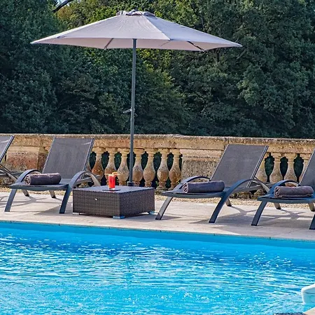 Chateau De Tresse 5*