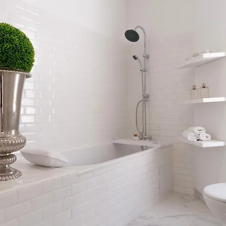 Chateau De Tresse Otel 5*