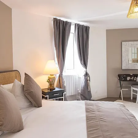 Chateau De Tresse Otel 5*
