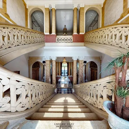 Otel Chateau De Tresse 5*