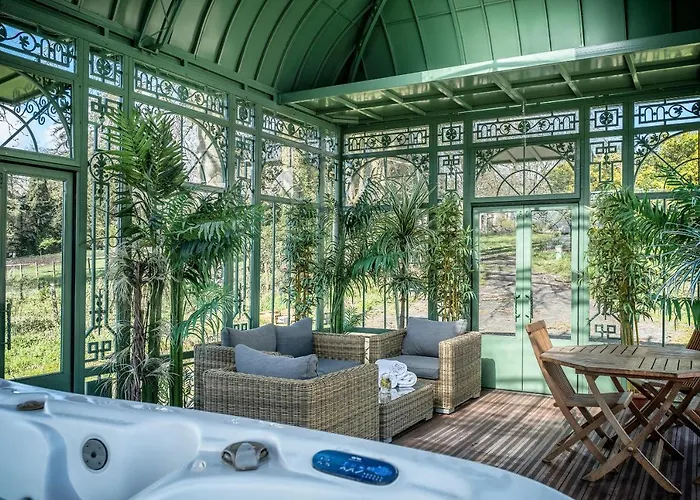 Chateau De Tresse ホテル